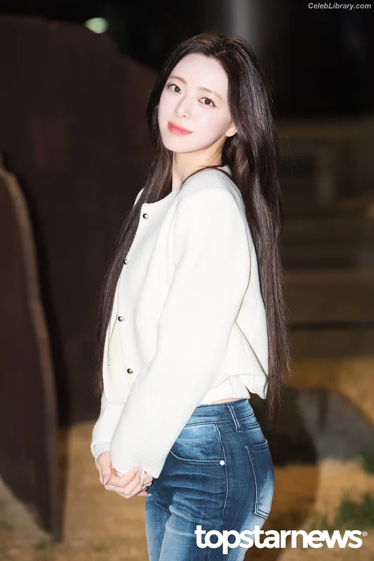 Yuna - ITZY (유나, Shin Yu Na) photo 6 of 1698