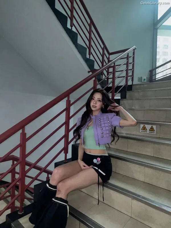 Yuna - ITZY (유나, Shin Yu Na) photo 8 of 1698
