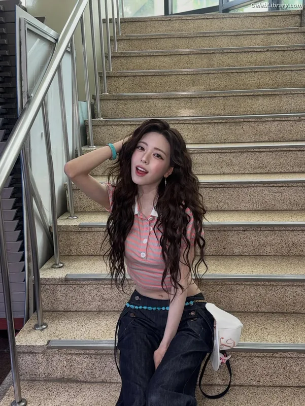 Yuna - ITZY (유나, Shin Yu Na) photo 9 of 1698