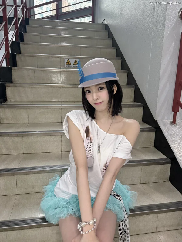 Yuna - ITZY (유나, Shin Yu Na) photo 12 of 1698