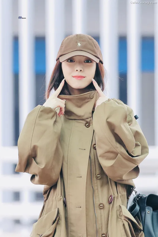 Yuna - ITZY (유나, Shin Yu Na) photo 14 of 1698