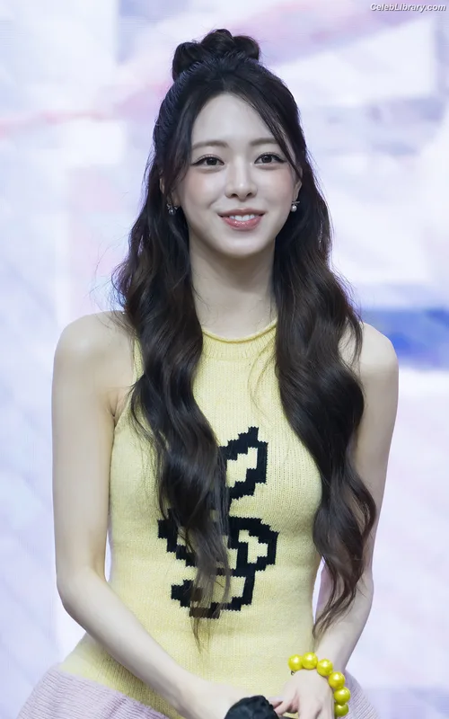Yuna - ITZY (유나, Shin Yu Na) photo 6 of 1698