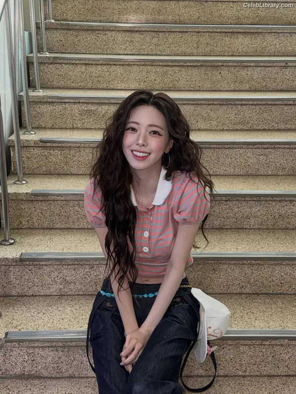 Yuna - ITZY (유나, Shin Yu Na) photo 8 of 1698