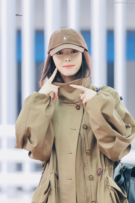 Yuna - ITZY (유나, Shin Yu Na) photo 13 of 1698
