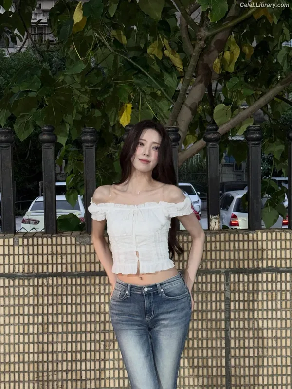 Yuna - ITZY (유나, Shin Yu Na) photo 17 of 1698