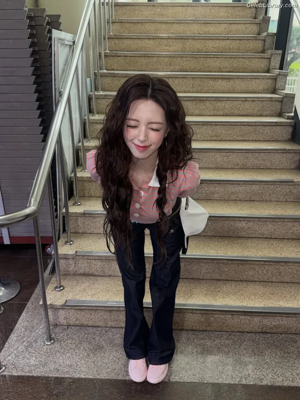Yuna - ITZY (유나, Shin Yu Na) photo 5 of 1698