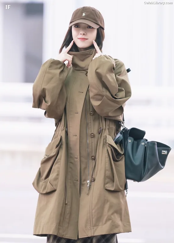 Yuna - ITZY (유나, Shin Yu Na) photo 9 of 1698