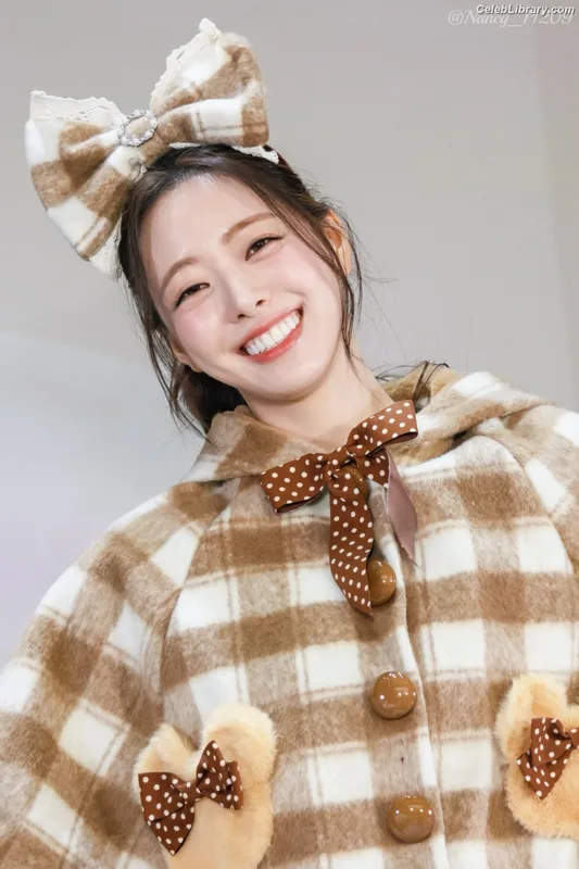 Yuna - ITZY (유나, Shin Yu Na) photo 17 of 1698
