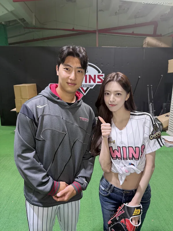 Yuna - ITZY (유나, Shin Yu Na) photo 21 of 1698