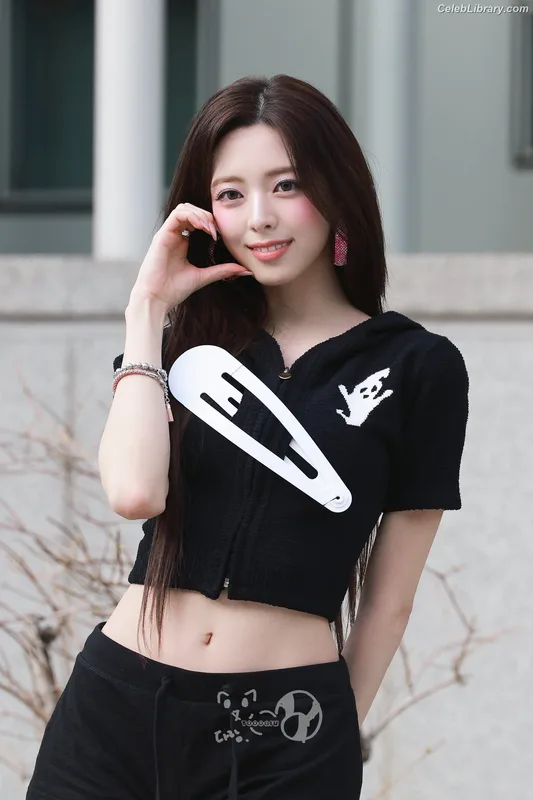 Yuna - ITZY (유나, Shin Yu Na) photo 20 of 1698