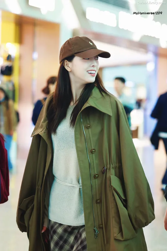 Yuna - ITZY (유나, Shin Yu Na) photo 8 of 1698