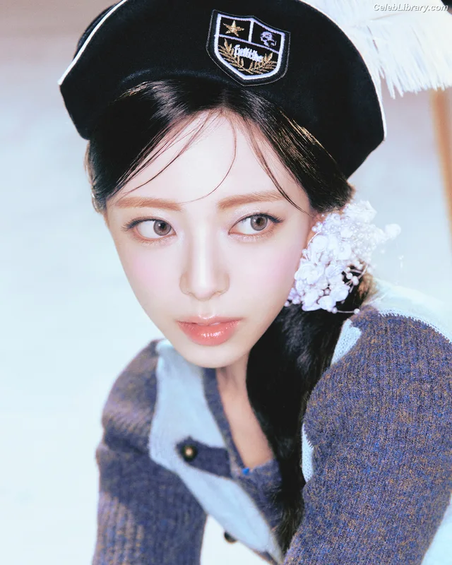 Yuna - ITZY (유나, Shin Yu Na) photo 22 of 1698