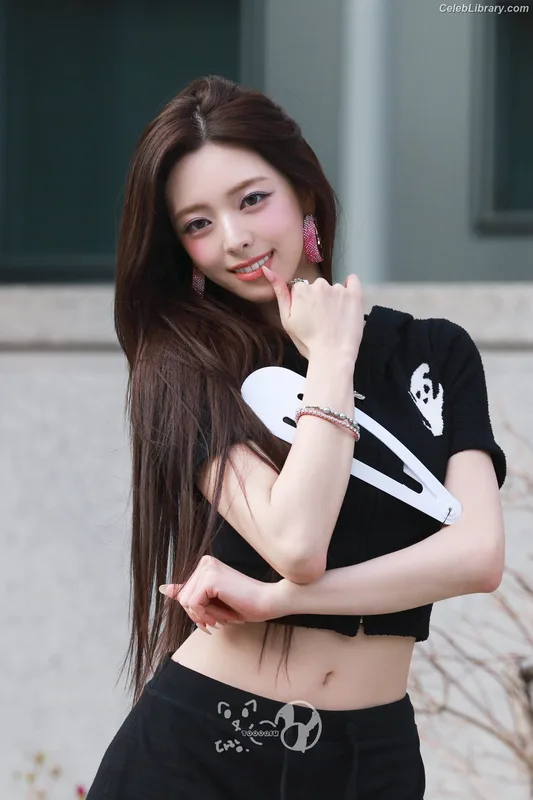 Yuna - ITZY (유나, Shin Yu Na) photo 3 of 1698