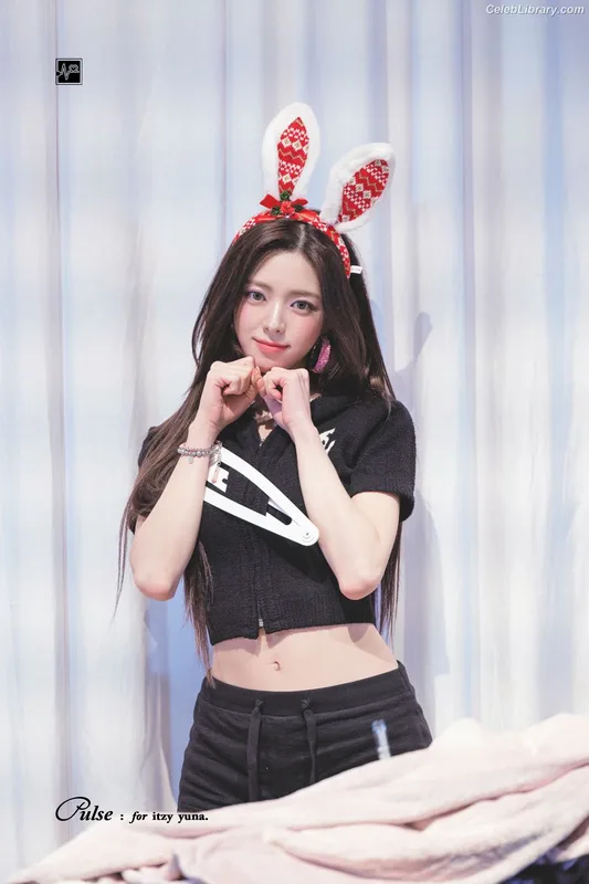 Yuna - ITZY (유나, Shin Yu Na) photo 6 of 1698