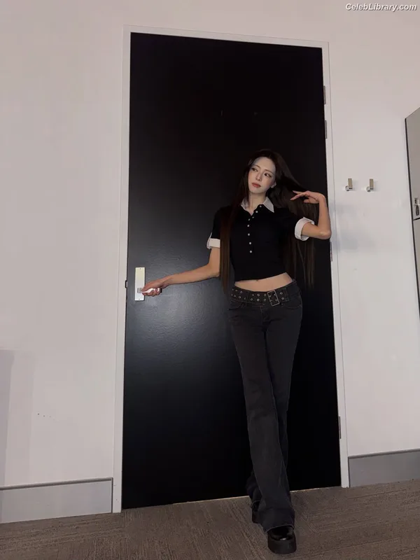 Yuna - ITZY (유나, Shin Yu Na) photo 11 of 1698