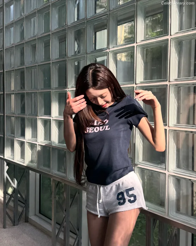 Yuna - ITZY (유나, Shin Yu Na) photo 21 of 1698