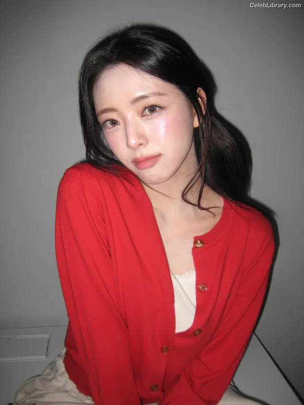 Yuna - ITZY (유나, Shin Yu Na) photo 23 of 1698