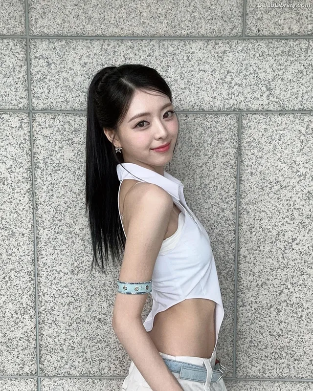 Yuna - ITZY (유나, Shin Yu Na) photo 13 of 1698