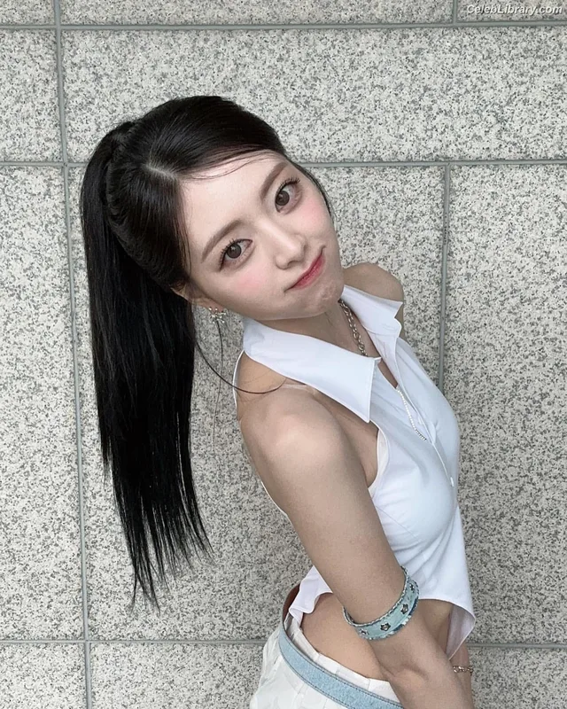 Yuna - ITZY (유나, Shin Yu Na) photo 16 of 1698