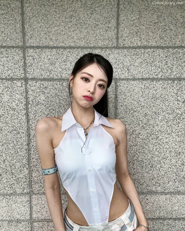 Yuna - ITZY (유나, Shin Yu Na) photo 19 of 1698
