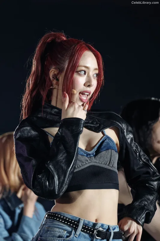 Yuna - ITZY (유나, Shin Yu Na) photo 6 of 1698