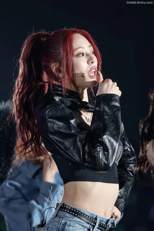 Yuna - ITZY (유나, Shin Yu Na) photo 8 of 1698