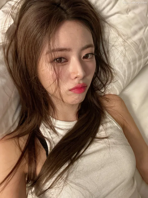 Yuna - ITZY (유나, Shin Yu Na) photo 14 of 1698