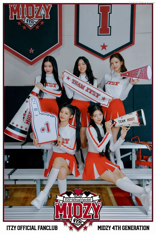 Yuna - ITZY (유나, Shin Yu Na) photo 21 of 1698
