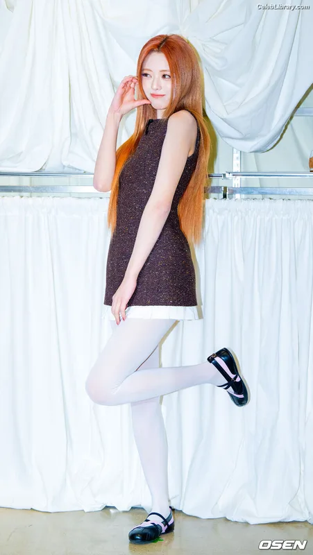 Yuna - ITZY (유나, Shin Yu Na) photo 18 of 1698