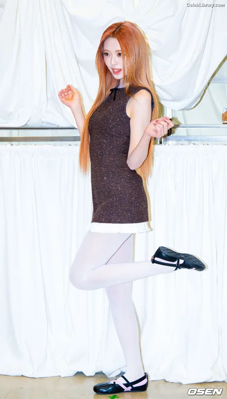 Yuna - ITZY (유나, Shin Yu Na) photo 24 of 1698