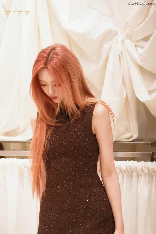 Yuna - ITZY (유나, Shin Yu Na) photo 22 of 1698