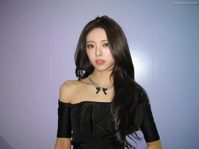 Yuna - ITZY (유나, Shin Yu Na) photo 24 of 1698