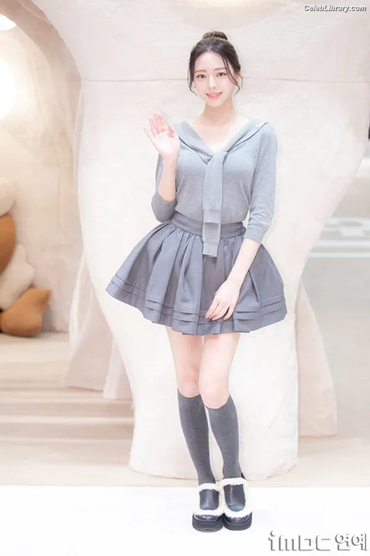 Yuna - ITZY (유나, Shin Yu Na) photo 16 of 1698