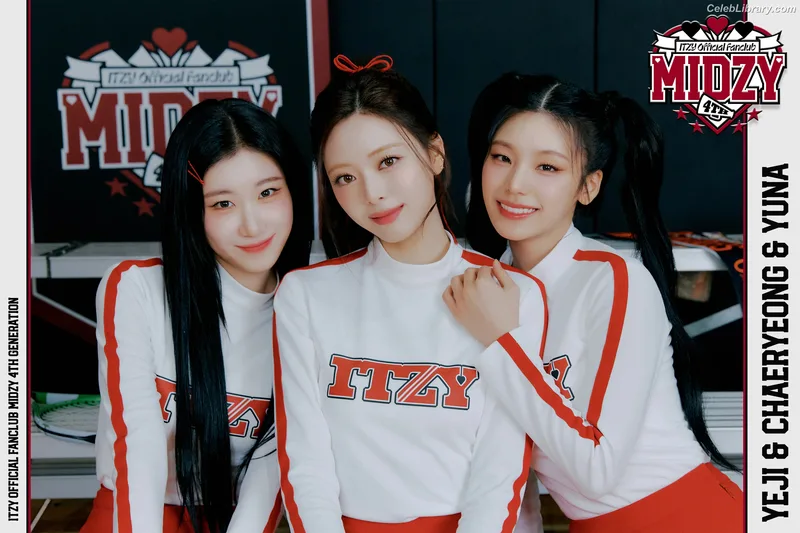 Yuna - ITZY (유나, Shin Yu Na) photo 3 of 1698