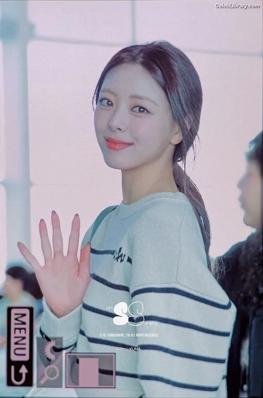 Yuna - ITZY (유나, Shin Yu Na) photo 19 of 1698