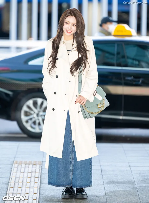 Yuna - ITZY (유나, Shin Yu Na) photo 20 of 1698