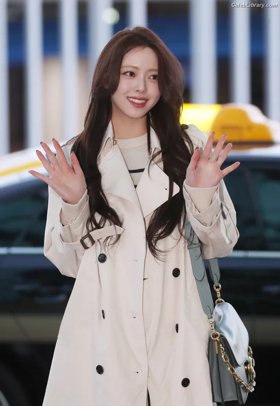 Yuna - ITZY (유나, Shin Yu Na) photo 21 of 1698