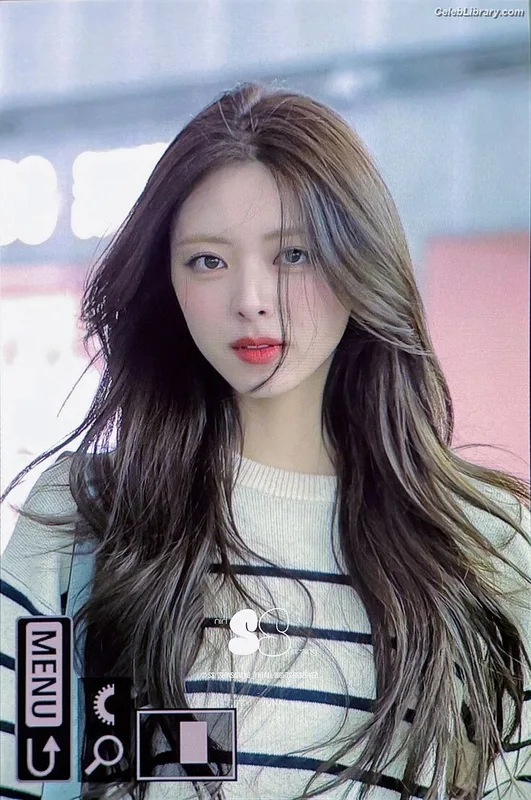 Yuna - ITZY (유나, Shin Yu Na) photo 15 of 1698