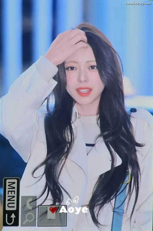 Yuna - ITZY (유나, Shin Yu Na) photo 18 of 1698