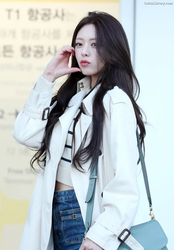 Yuna - ITZY (유나, Shin Yu Na) photo 20 of 1698