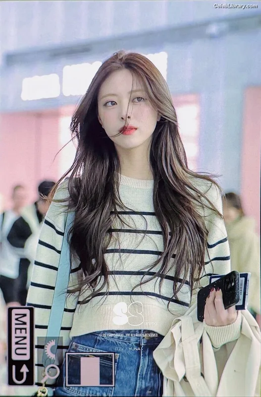 Yuna - ITZY (유나, Shin Yu Na) photo 1 of 1698