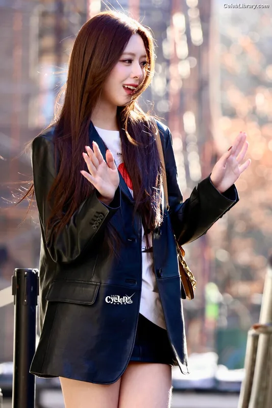 Yuna - ITZY (유나, Shin Yu Na) photo 8 of 1698