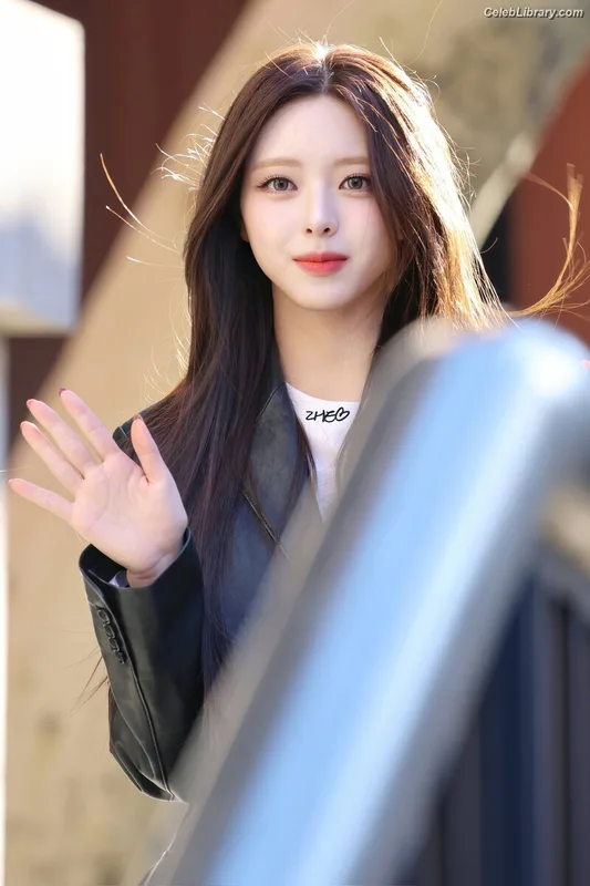 Yuna - ITZY (유나, Shin Yu Na) photo 17 of 1698