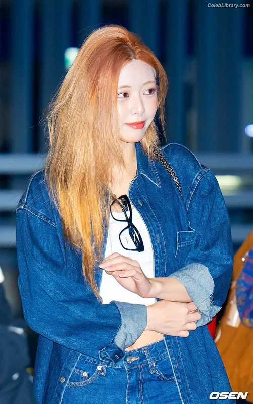 Yuna - ITZY (유나, Shin Yu Na) photo 24 of 1698