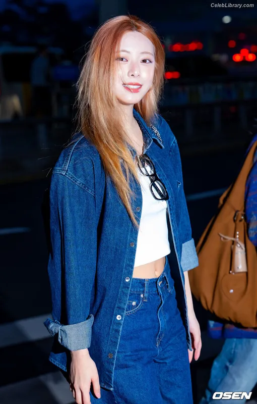 Yuna - ITZY (유나, Shin Yu Na) photo 2 of 1698