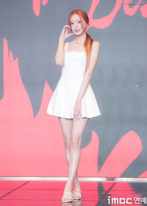 Yuna - ITZY (유나, Shin Yu Na) photo 19 of 1698