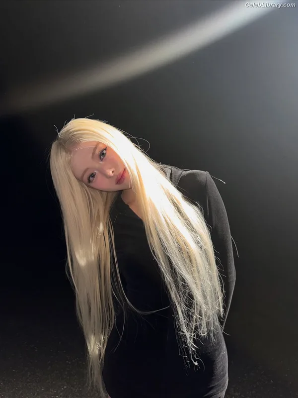Yuna - ITZY (유나, Shin Yu Na) photo 8 of 1698