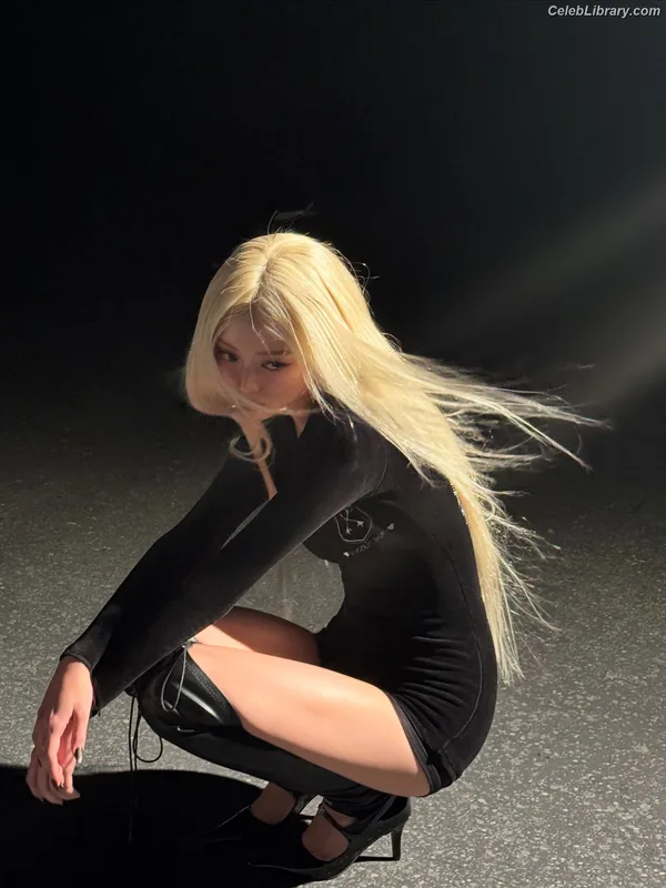 Yuna - ITZY (유나, Shin Yu Na) photo 9 of 1698