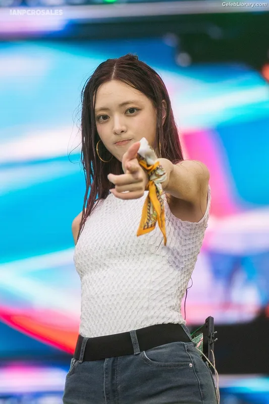 Yuna - ITZY (유나, Shin Yu Na) photo 18 of 1698