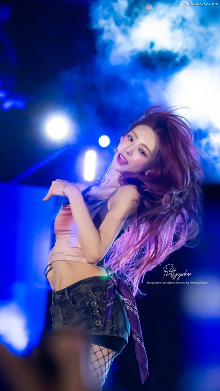 Yuna - ITZY (유나, Shin Yu Na) photo 3 of 1698